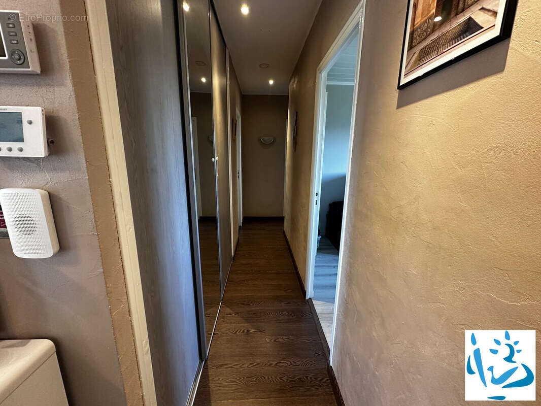 Maison à SAINT-JULIEN-DU-SAULT