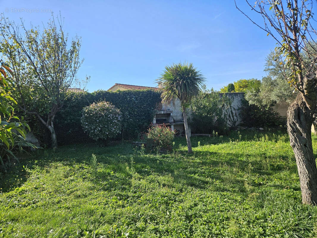 Maison à CAMARET-SUR-AIGUES