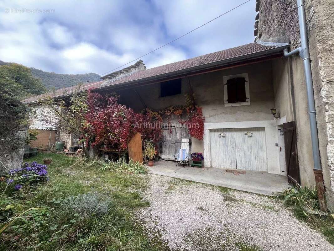 Maison à AMBLEON