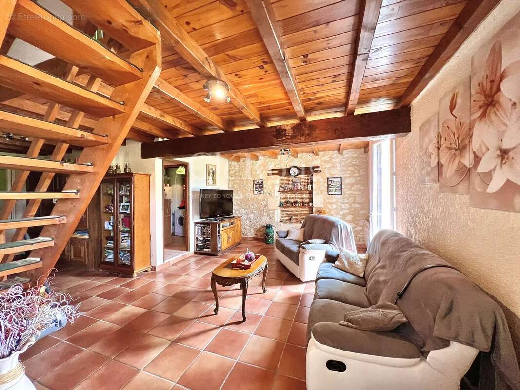 Maison à GENSAC