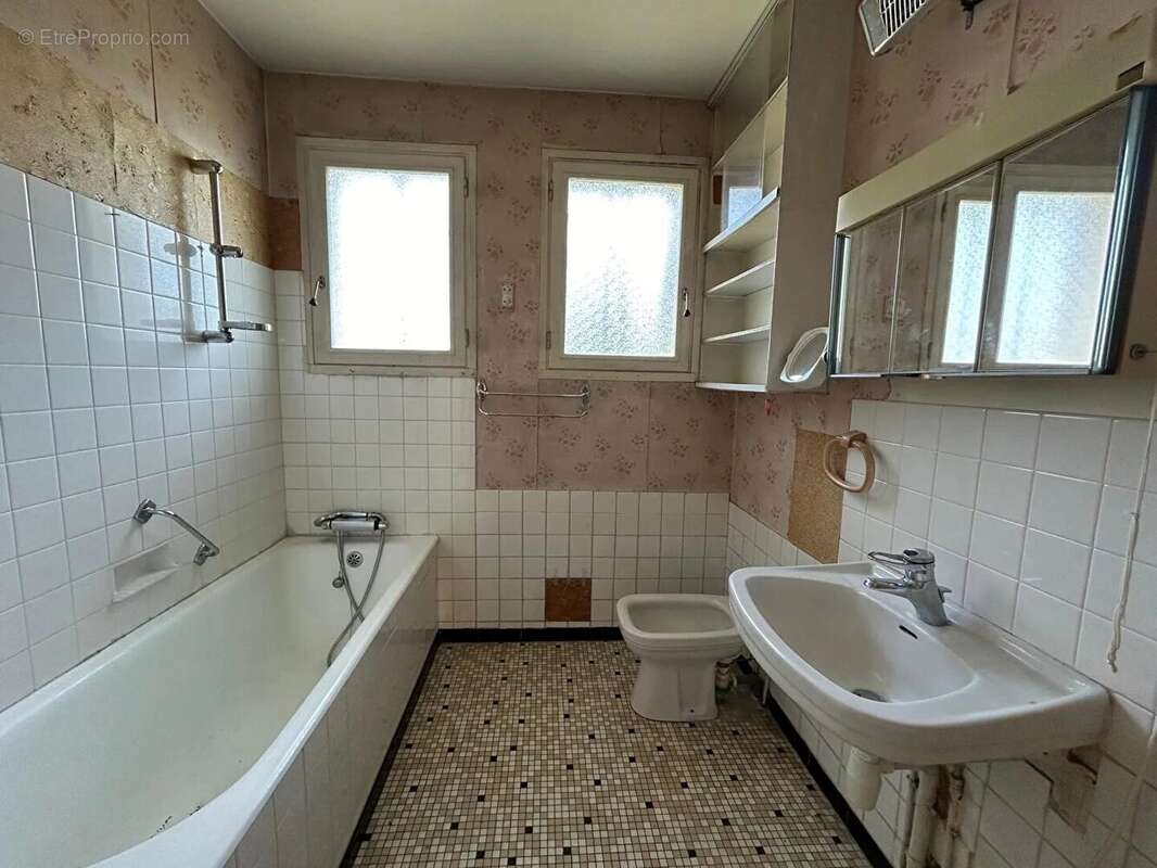 Maison à LA CHAUSSEE-SAINT-VICTOR