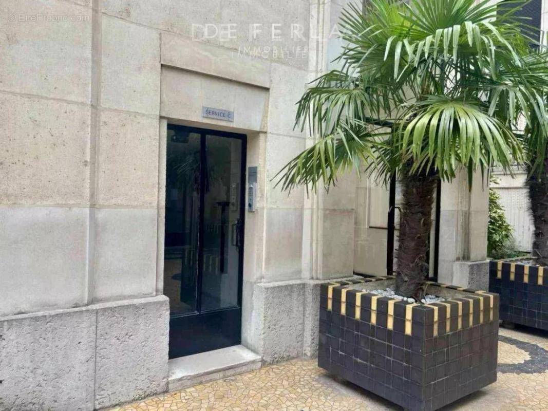 Appartement à PARIS-15E