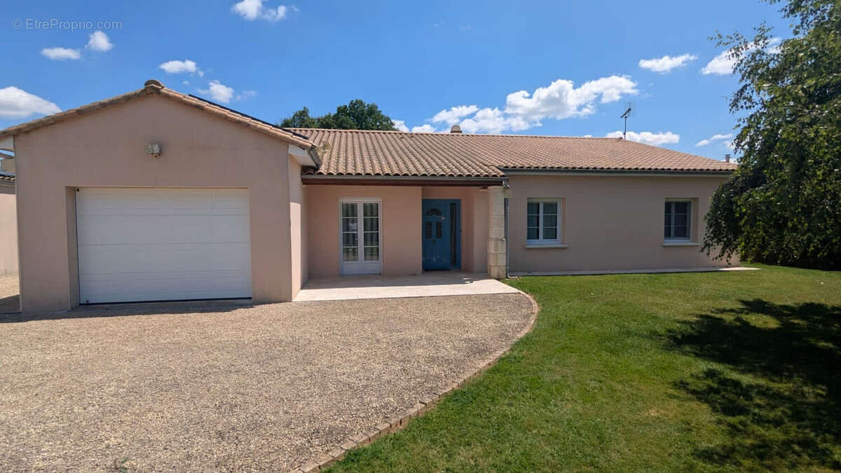 Photo 2 - Maison à FAYE-SUR-ARDIN