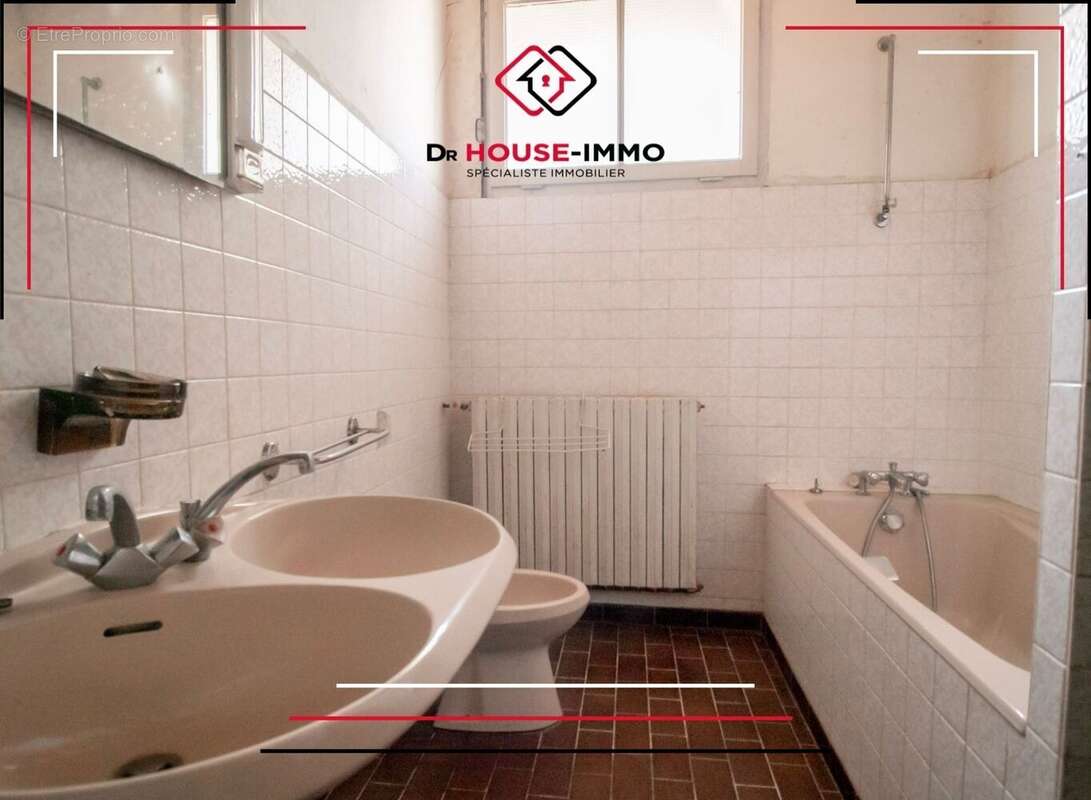 Maison 207 m² à Le Langon  - photo 6