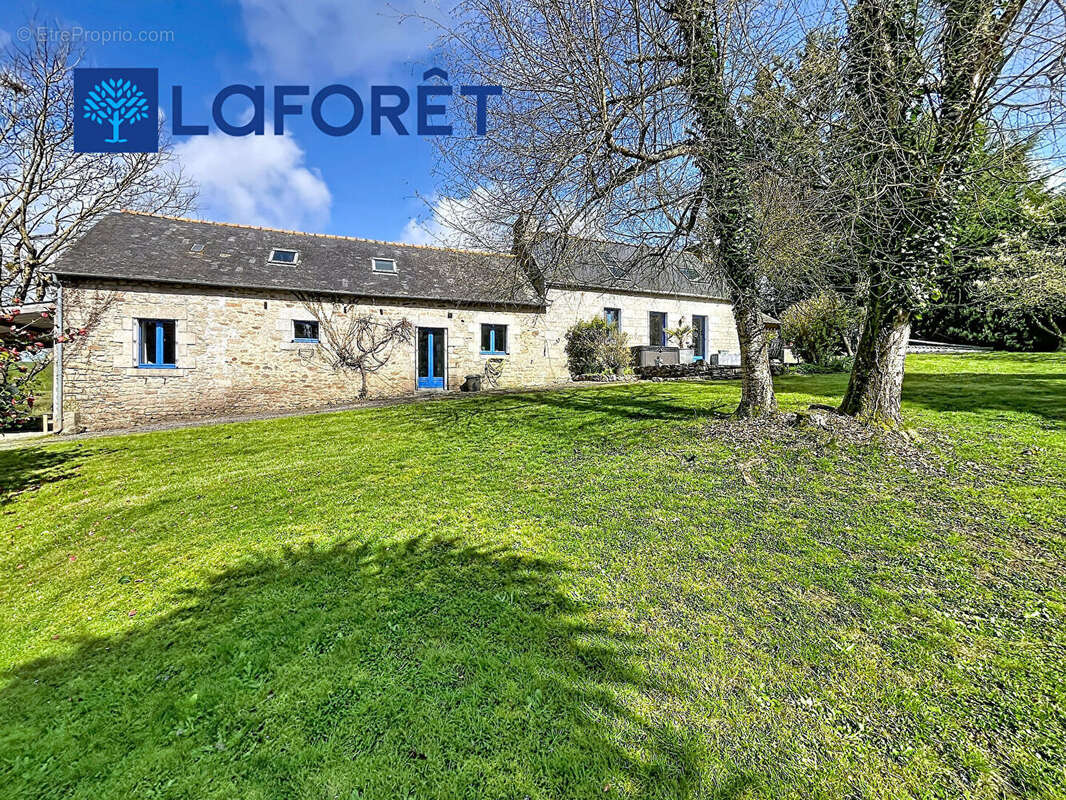 Maison à CLEGUEREC
