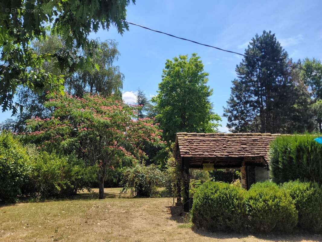 Propriete à vendre 15 pièces LA DOUZE (24) - photo 9