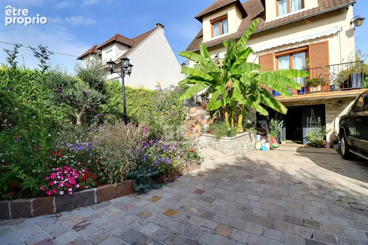 Maison de charme avec dépendance - photo 1