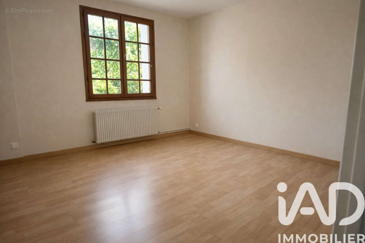Maison 124 m² à La Chapelle-Du-Bois-Des-Faulx  - photo 9