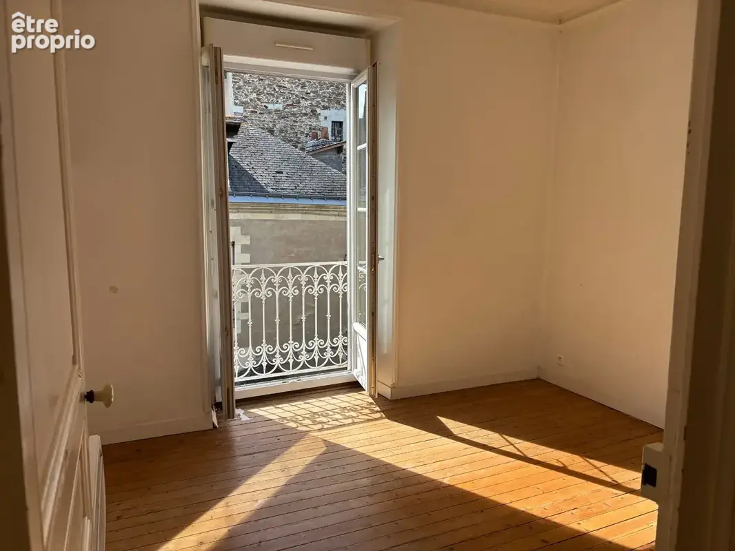 A vendre nantes prefecture confortable type 2 dans petite copropriete au calme de son impasse - photo 3