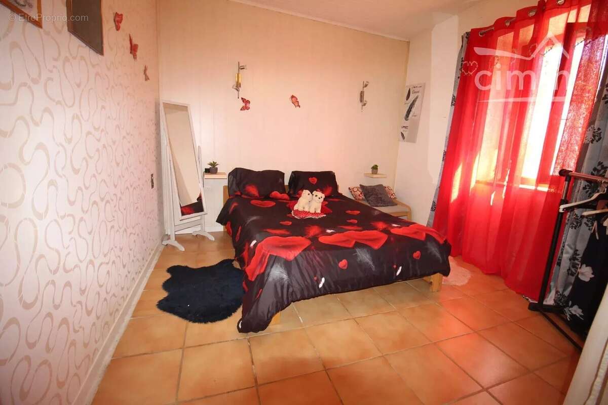 A vendre 2 maisons sur 23 000m² de terrain bordé par une rivière - photo 6