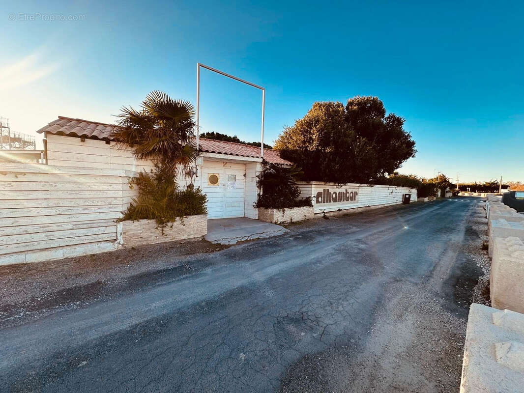 Commerce à TORREILLES