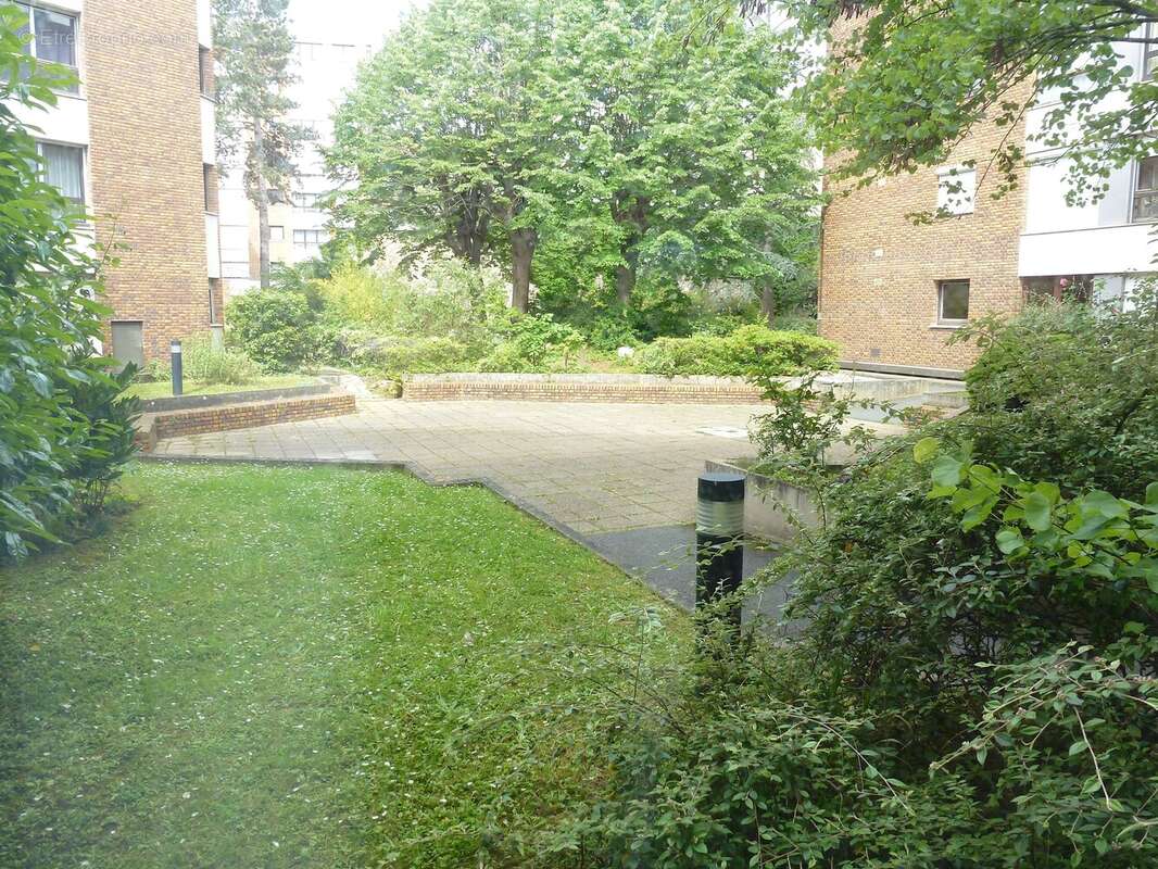 Appartement à ISSY-LES-MOULINEAUX