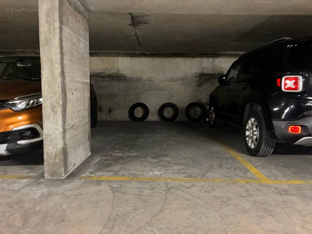 Parking à PARIS-5E