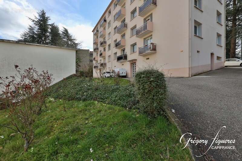 Appartement à SAINT-ETIENNE