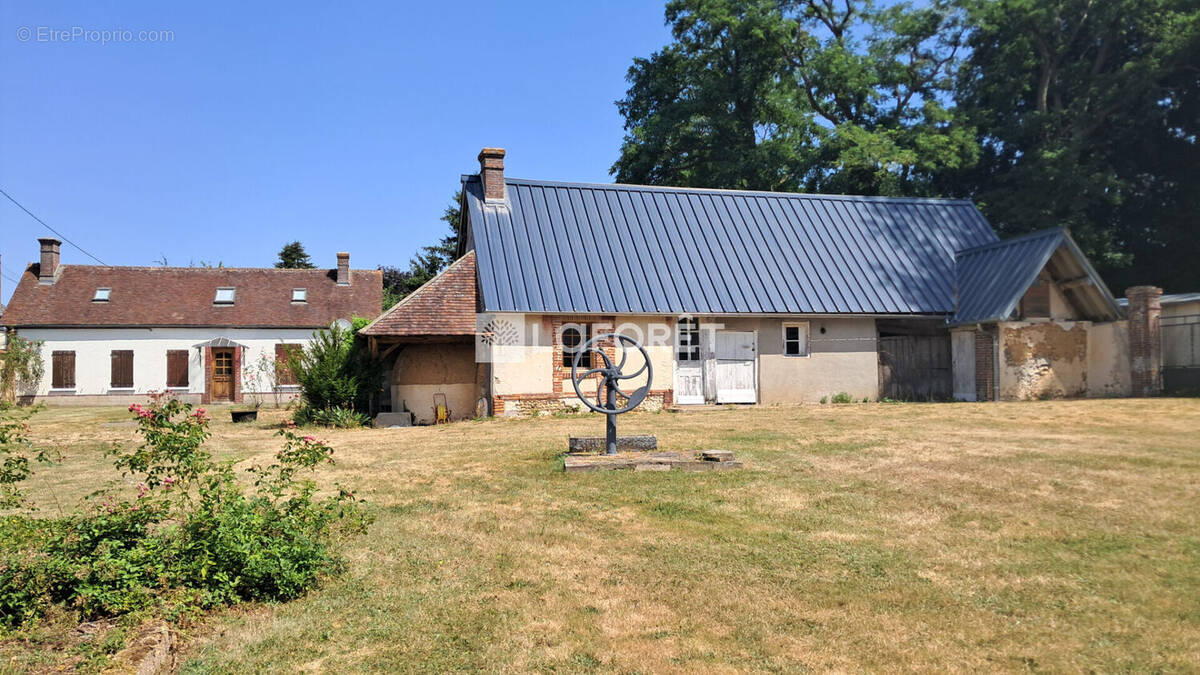 Maison à LIGNEROLLES