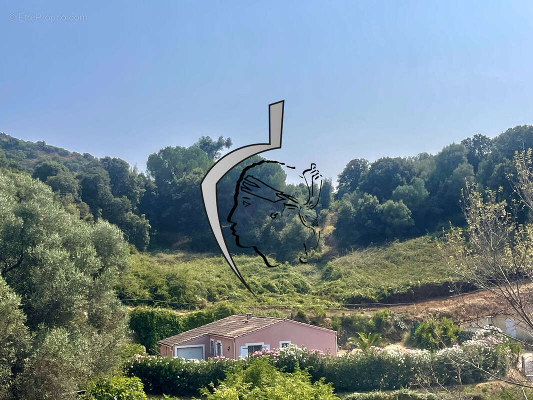 Terrain à ALATA