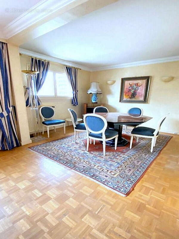 Appartement à PARIS-19E