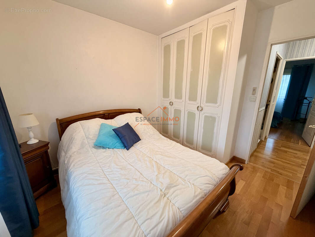 Maison d' environ 90m2, 4 chambres, jardin etn garage. - photo 11