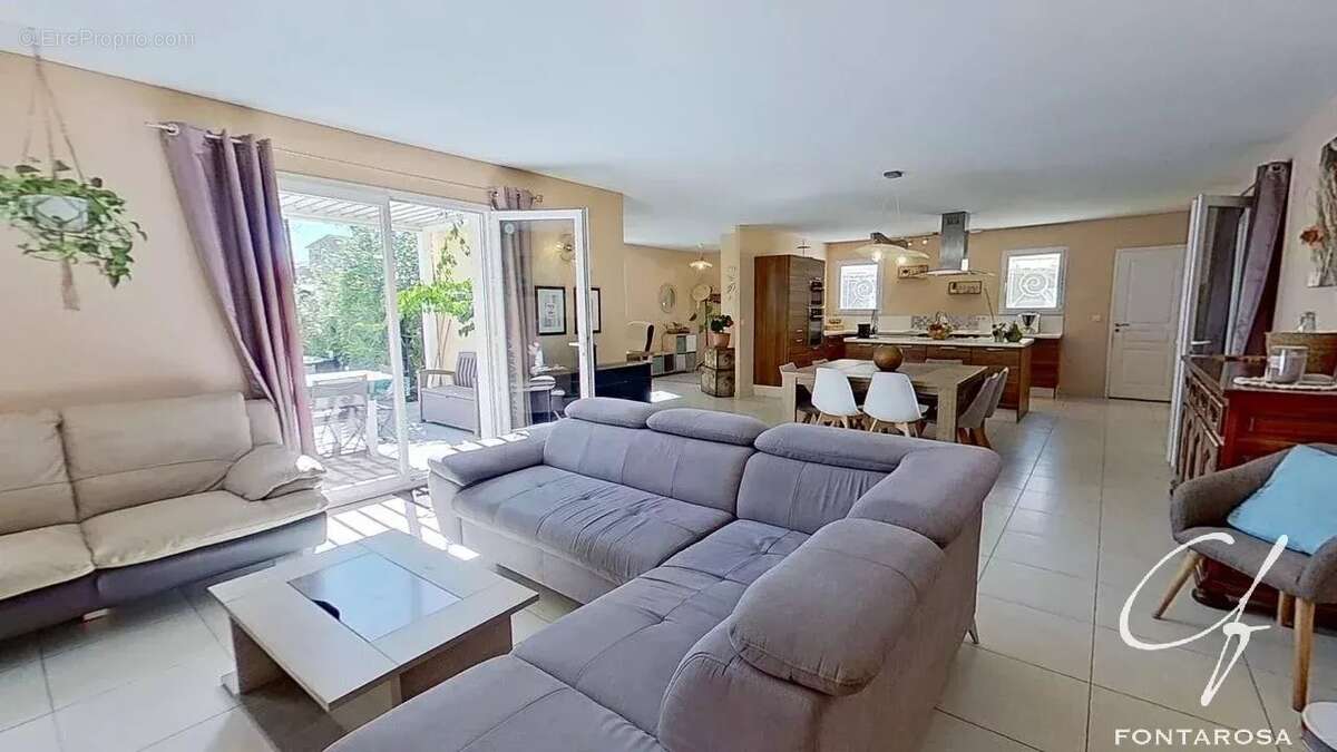 Maison à PUGET-SUR-ARGENS