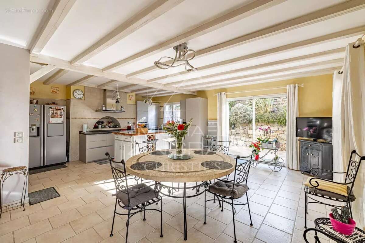 Maison à MANDELIEU-LA-NAPOULE