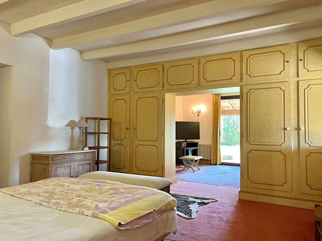 Maison à SAINT-EMILION