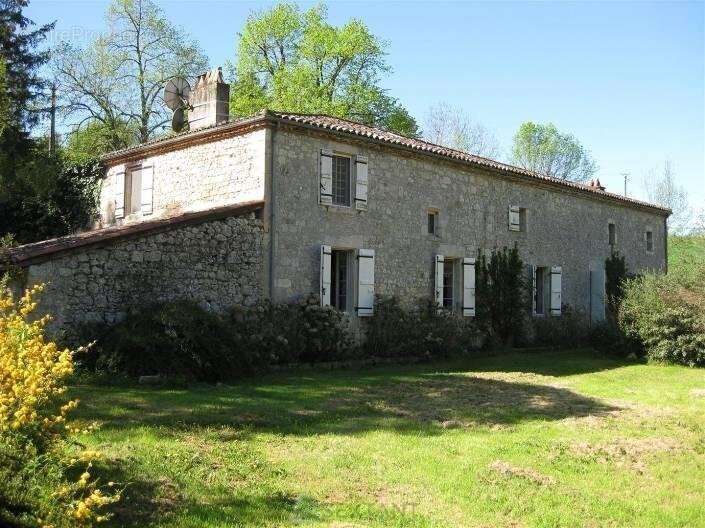DOLMAYRAC - Ancien Moulin du 18e siècle à rénover avec piscine et 1,4465 ha de terrain arboré - Lot & Garonne (47) - photo 2