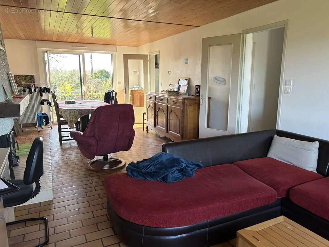 Maison à MONCOUTANT