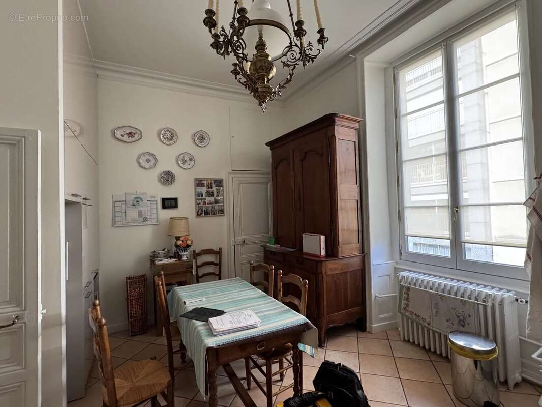 NANTES Boulevard Guist'hau Grand appartement familial. Volumes rares - photo 8