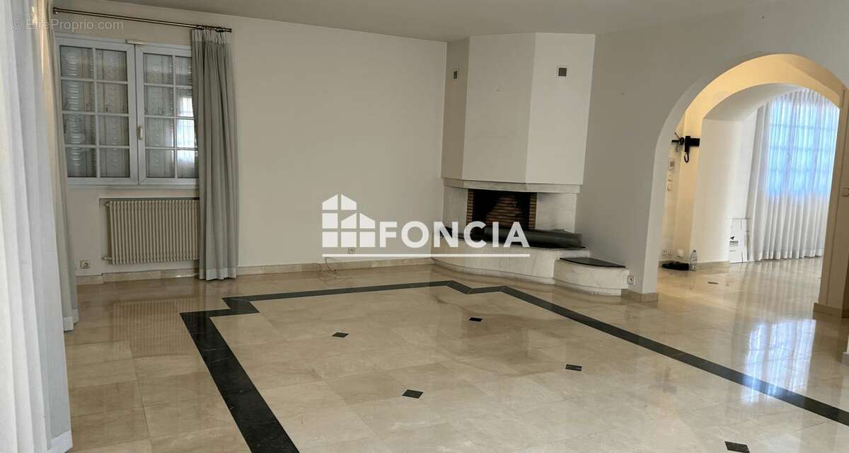 Maison à SAINT-GRATIEN