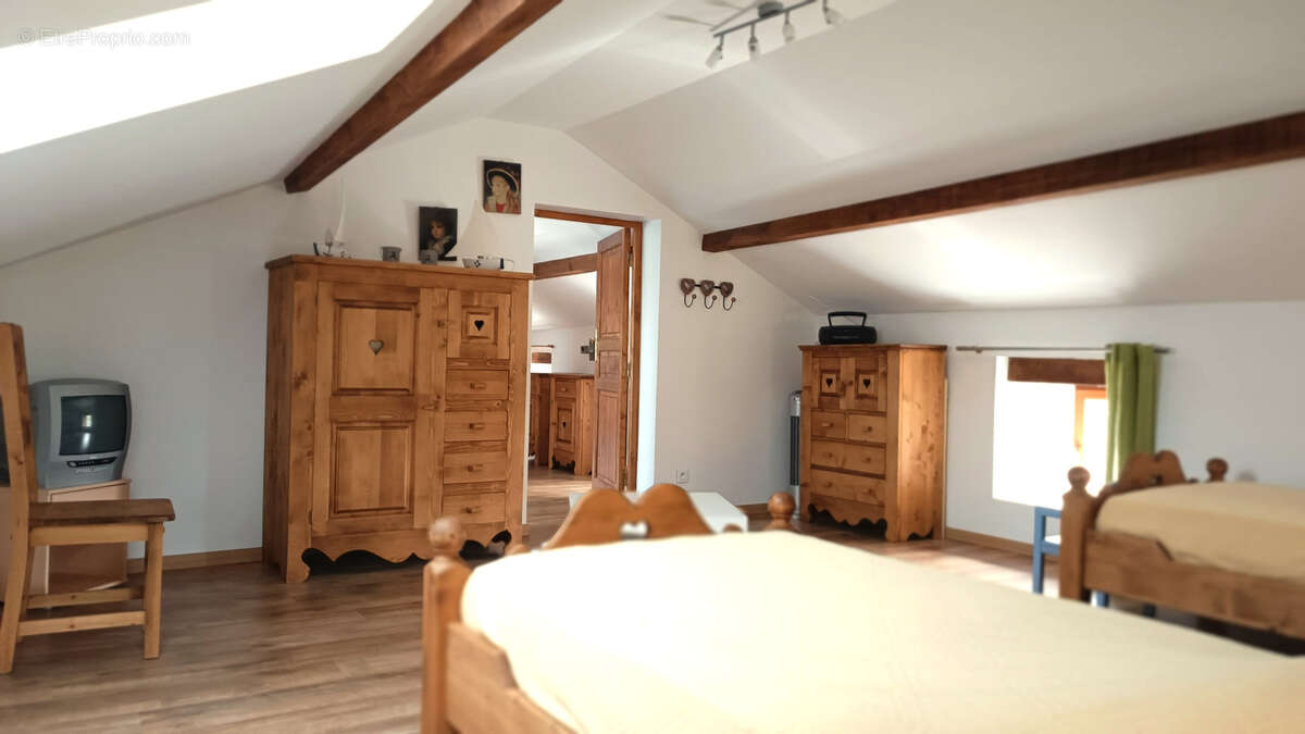Maison à MILHAC-D'AUBEROCHE