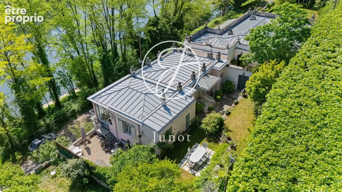Chatou - BORDS DE SEINE - Maison - 3 chambres - 201m² - Terrain 397m². - photo 2