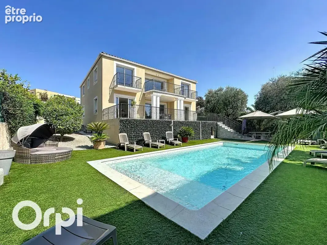 Maison à VILLENEUVE-LOUBET