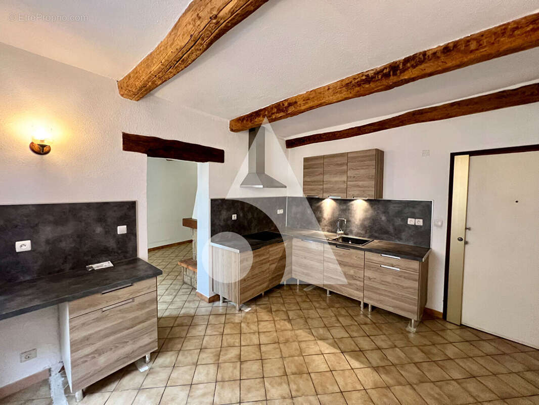 Appartement à COTIGNAC