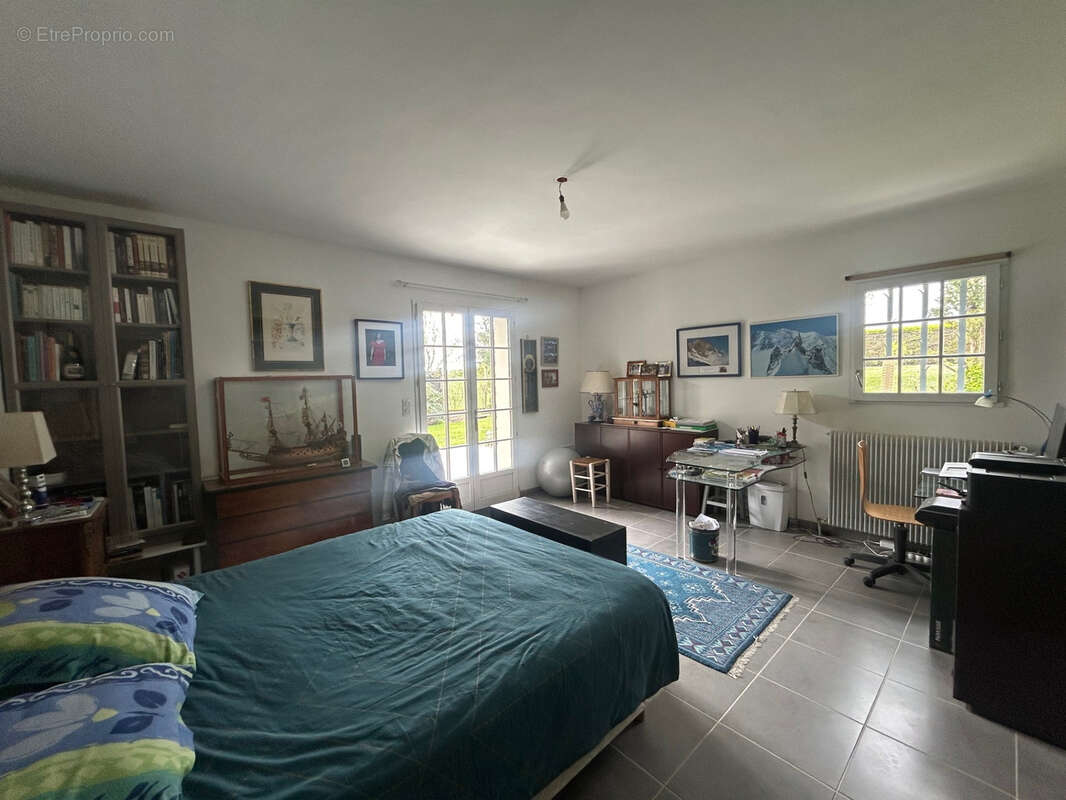 À vendre   Maison familiale de 175 m2   7 pièces   4 chambres   Yèvre-le-Châtel - photo 8