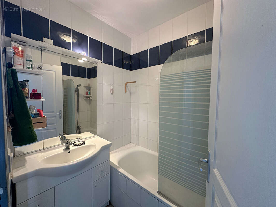 Appartement à MARENNES