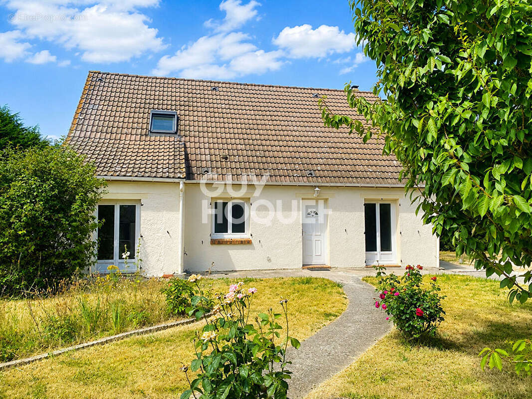 Maison à vendre à Marcilly-sur-Eure (27810)  128 m²  5 chambres  Terrain 1 000 m² - photo 2