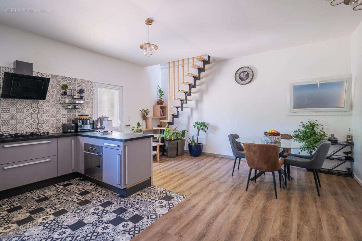 Maison à SAINT-SATURNIN