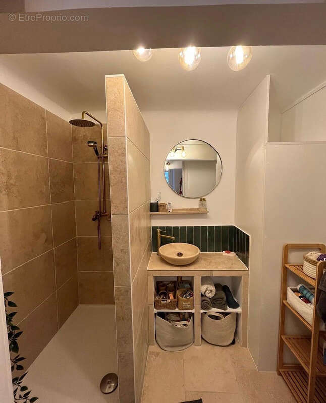 Appartement à MARSEILLE-5E