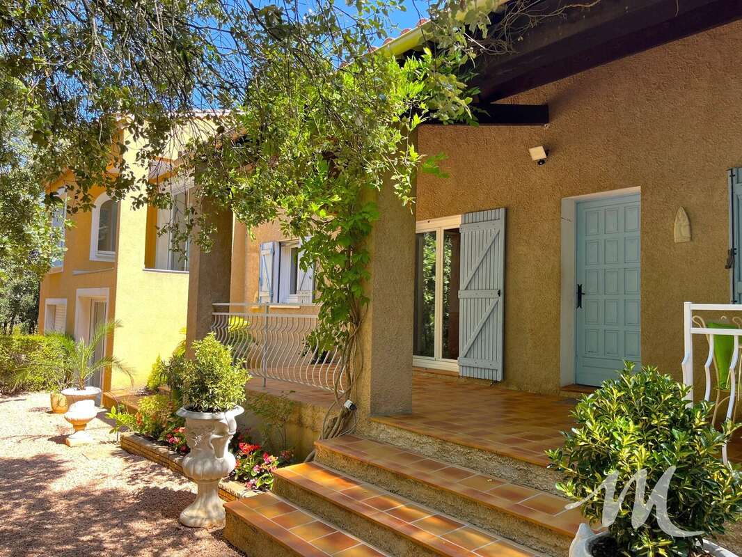 Grande propriete a vendre a tavernes avec 2 habitations piscine garage et terrain bucolique - photo 17
