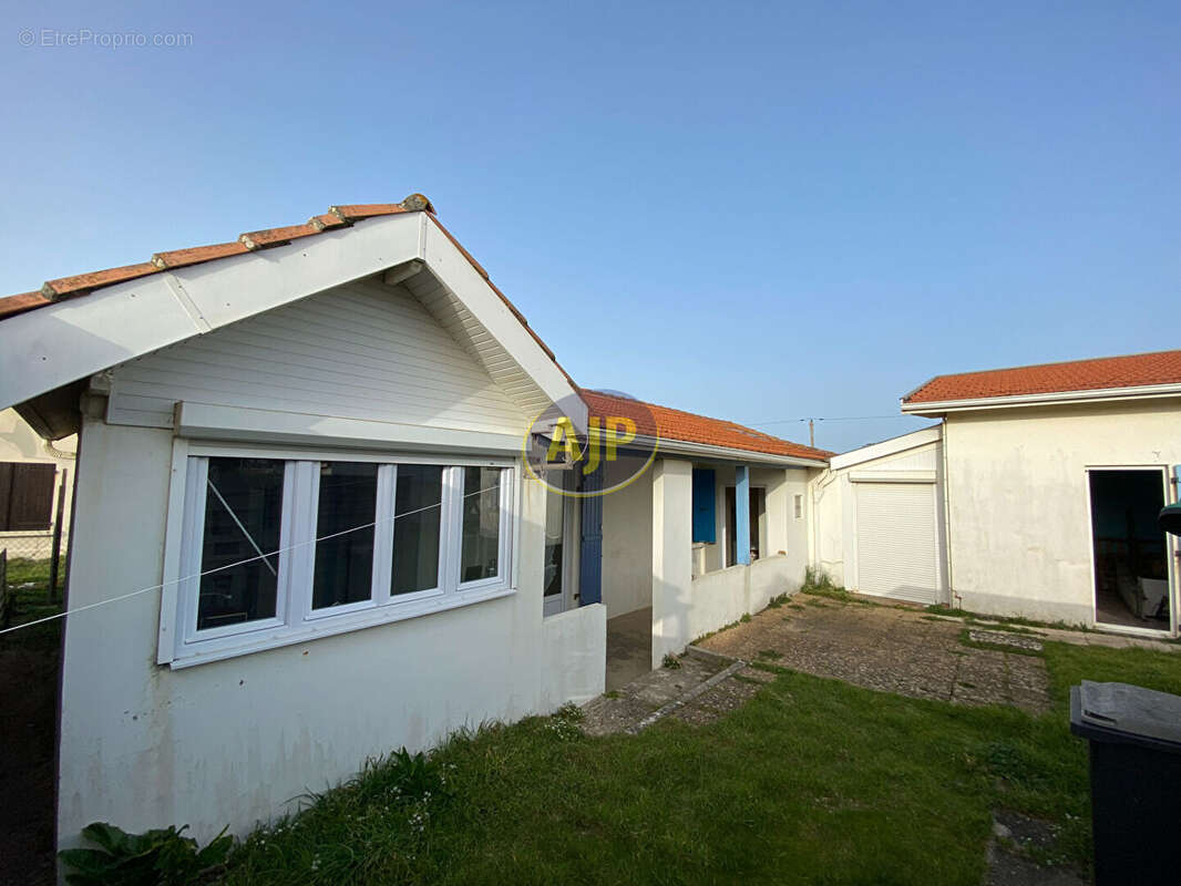 Maison à VENDAYS-MONTALIVET