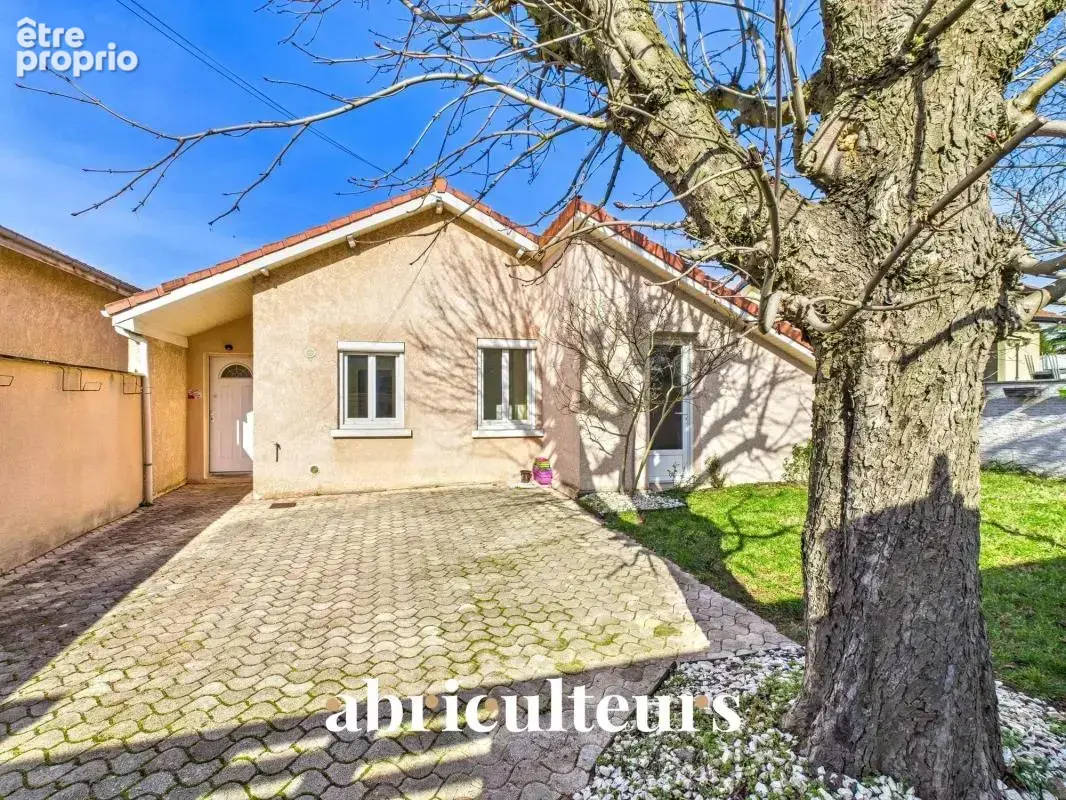 Maison familiale dans un confort moderne avec piscine intérieure en vente à Rillieux-la-Pape (69140) - photo 18