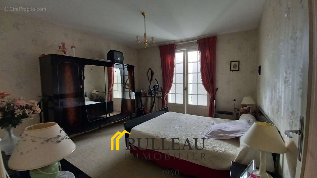 Maison à SAINT-MARTIN-LACAUSSADE