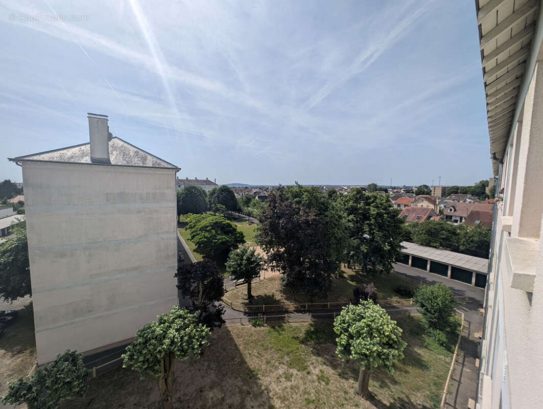 Appartement à HOUILLES
