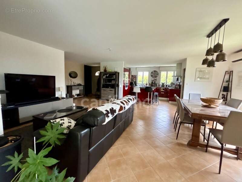 Belle maison de plain-pied avec piscine et terrain de 2000 m², au calme et sans vis-à-vis à Montauban (82) - photo 5