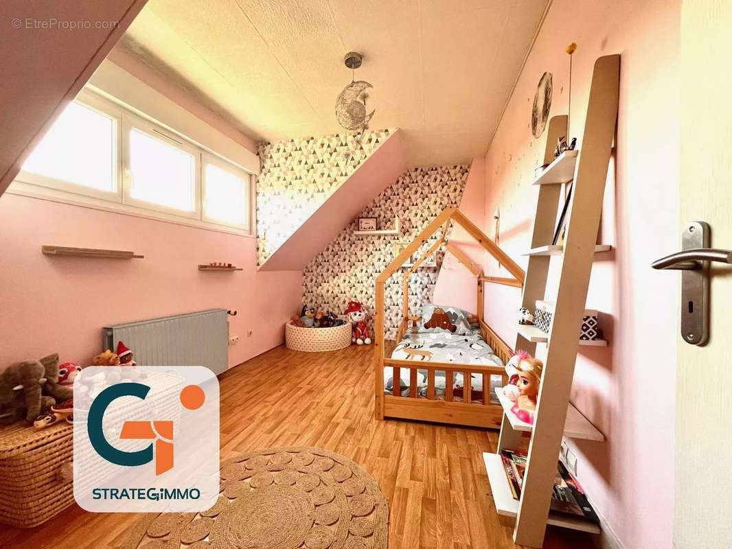 Maison à SAINT-ETIENNE-DU-ROUVRAY