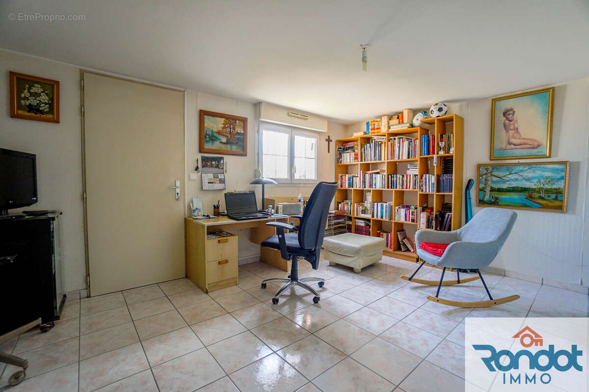 Maison 7 pieces / 3 chambres / environ 189 m2 / parcelle 3375 m2 - photo 9