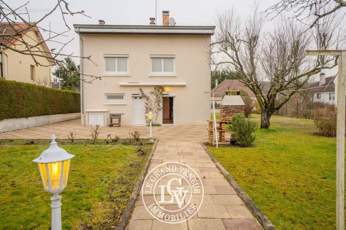 Maison à SAINT-FARGEAU-PONTHIERRY