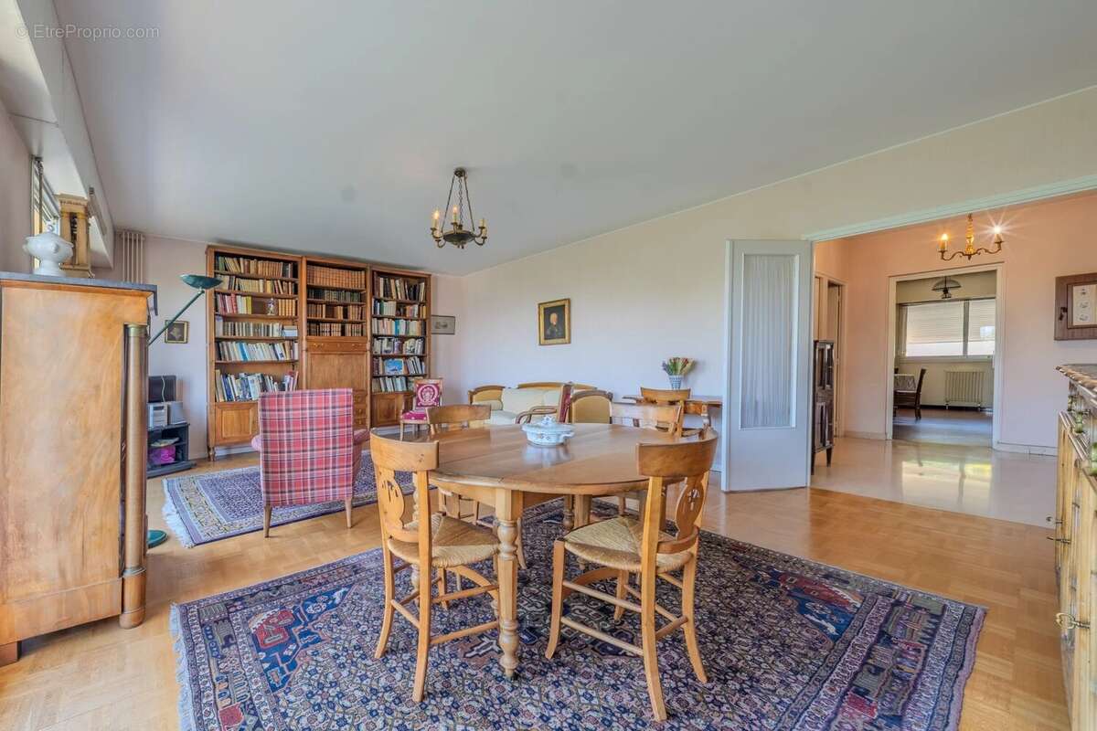 Appartement à SAINTE-FOY-LES-LYON