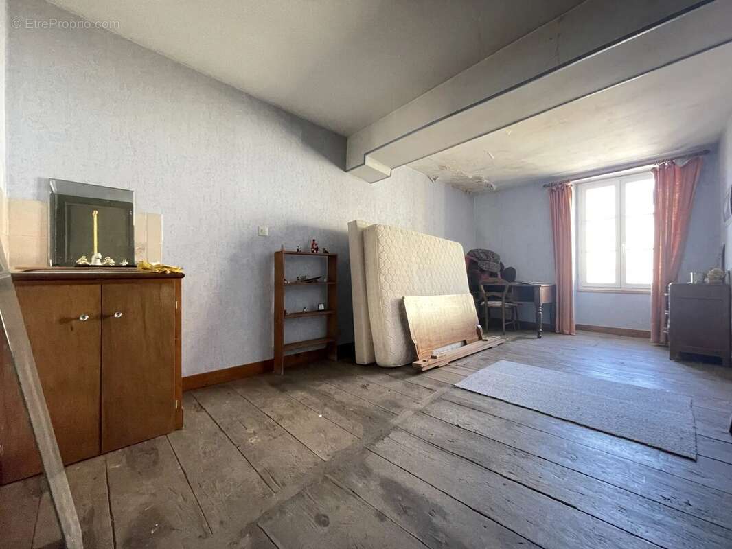 Maison 145 m² à Availles-Limouzine  - photo 7