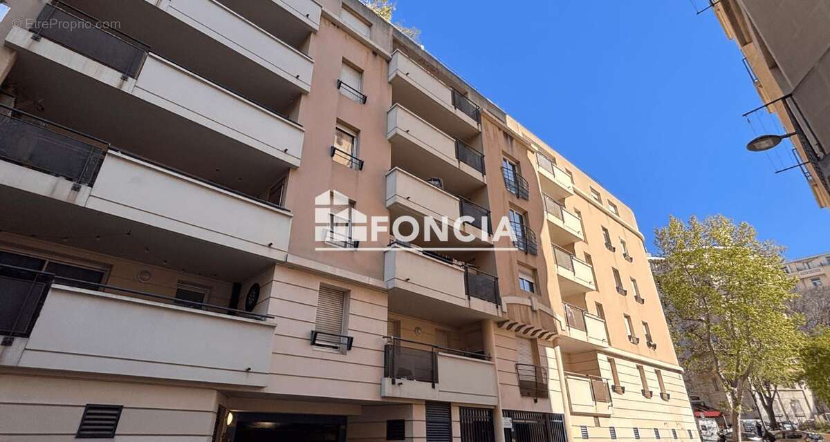 Appartement à MARSEILLE-1E